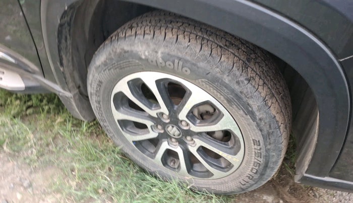 2023 Maruti Grand Vitara ALPHA SMART HYBRID, Petrol, Manual, 23,341 km, tyre