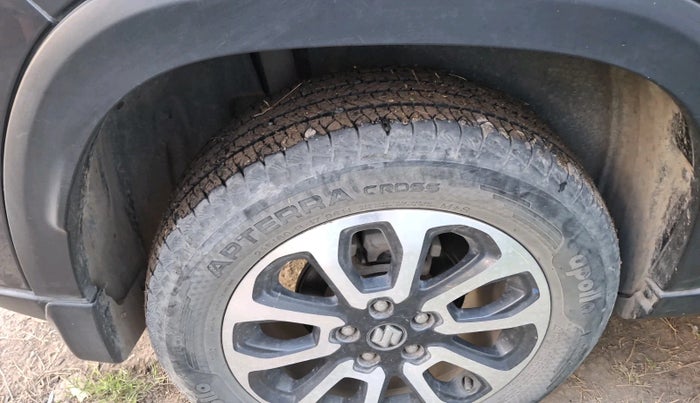 2023 Maruti Grand Vitara ALPHA SMART HYBRID, Petrol, Manual, 23,341 km, tyre