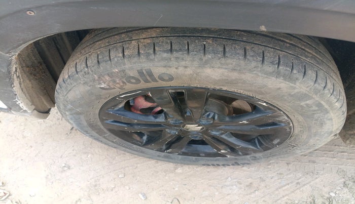 2018 Maruti Vitara Brezza VDI (O), Diesel, Manual, 1,02,780 km, tyre