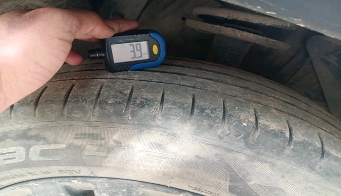 2018 Maruti Vitara Brezza VDI (O), Diesel, Manual, 1,02,780 km, tyre