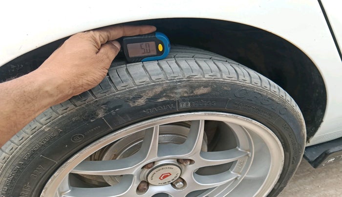 2017 Hyundai Grand i10 SPORTZ 1.2 KAPPA VTVT, CNG, Manual, 1,00,261 km, tyre