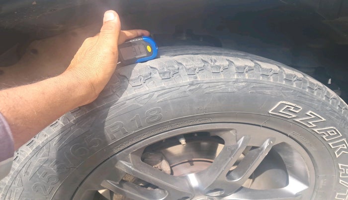 2022 Mahindra Thar LX HARD TOP 4WD MT, Diesel, Manual, 46,933 km, tyre