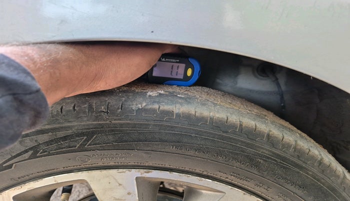 2015 Hyundai Verna FLUIDIC 1.6 CRDI S(O) 4S, Diesel, Manual, 2,43,270 km, tyre