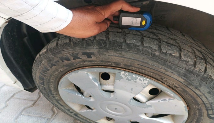 2013 Maruti Wagon R 1.0 LXI, Petrol, Manual, 15,012 km, tyre