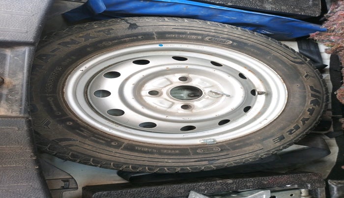 2013 Maruti Wagon R 1.0 LXI, Petrol, Manual, 15,012 km, tyre