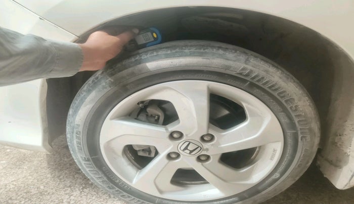 2015 Honda City 1.5L I-VTEC V MT, Petrol, Manual, 1,07,321 km, tyre