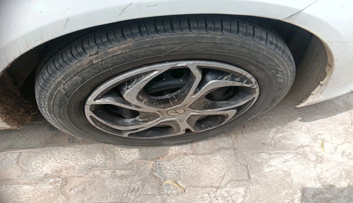 2017 Honda Amaze 1.5L I-DTEC E, Diesel, Manual, 1,91,011 km, tyre