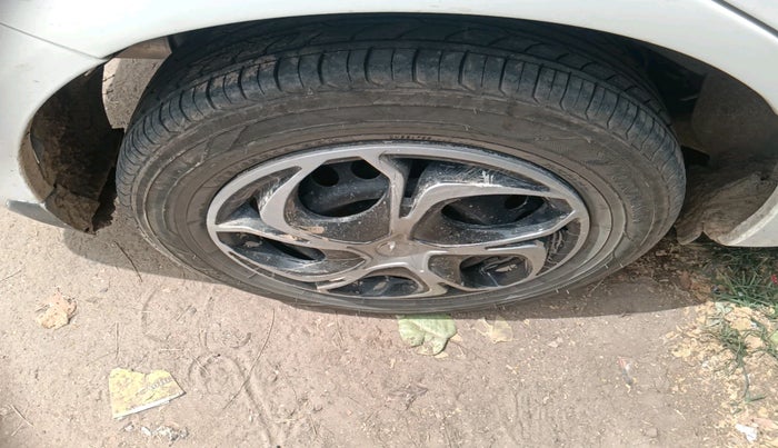 2017 Honda Amaze 1.5L I-DTEC E, Diesel, Manual, 1,91,011 km, tyre