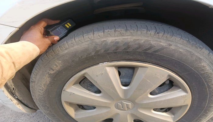 2011 Maruti Swift Dzire VXI, Petrol, Manual, 80,036 km, tyre