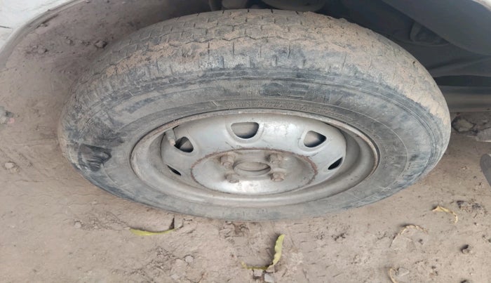 2012 Maruti Eeco 5 STR WITH A/C+HTR CNG, CNG, Manual, 2,15,629 km, tyre