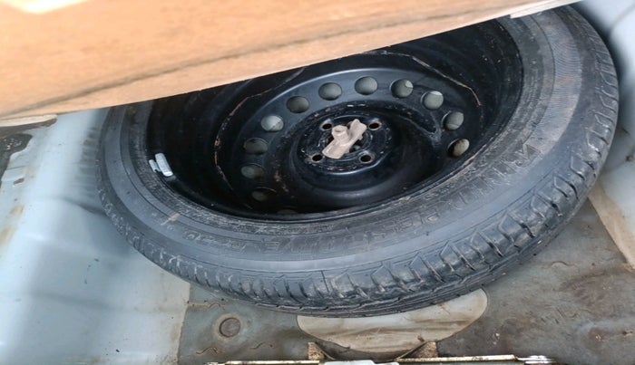 2016 Hyundai Verna FLUIDIC 4S 1.6 VTVT SX, Petrol, Manual, 98,937 km, tyre