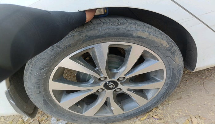 2016 Hyundai Verna FLUIDIC 4S 1.6 VTVT SX, Petrol, Manual, 98,937 km, tyre