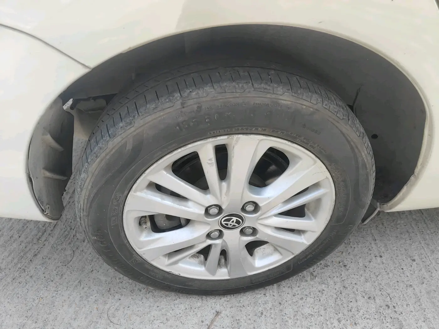 2018 Toyota YARIS VX CVT, Petrol, Automatic, 61,500 km, tyre