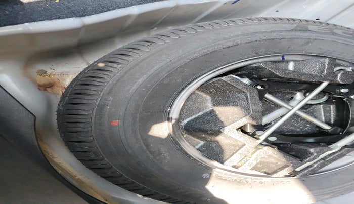 2021 Tata ALTROZ XZ PETROL, Petrol, Manual, 30,597 km, tyre