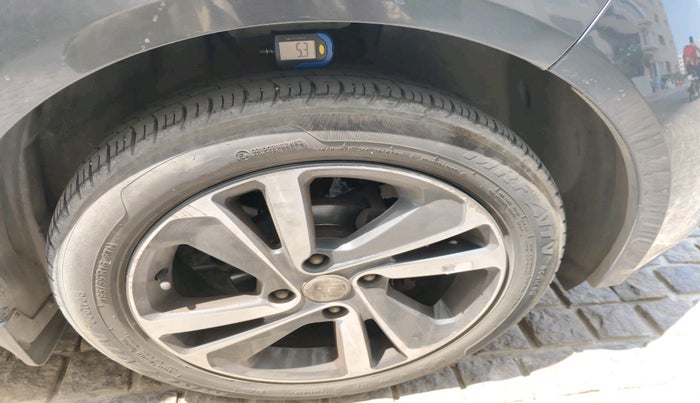 2021 Tata ALTROZ XZ PETROL, Petrol, Manual, 30,597 km, tyre