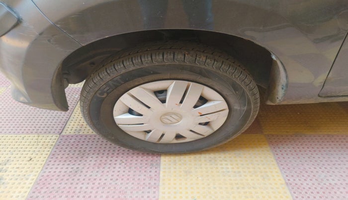 2015 Maruti Alto 800 VXI, Petrol, Manual, 1,26,948 km, tyre