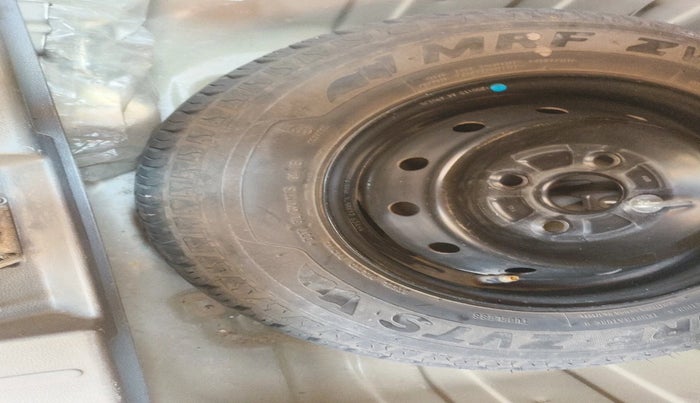 2015 Maruti Alto 800 VXI, Petrol, Manual, 1,26,948 km, tyre