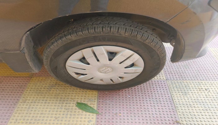 2015 Maruti Alto 800 VXI, Petrol, Manual, 1,26,948 km, tyre