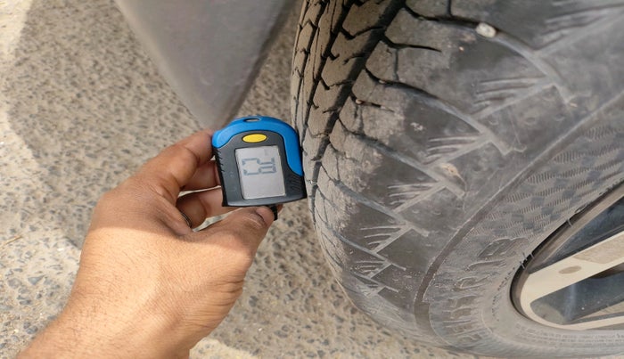 2021 Hyundai ALCAZAR PLATINUM (O) 6STR 2.0 AT, Petrol, Automatic, 33,573 km, tyre