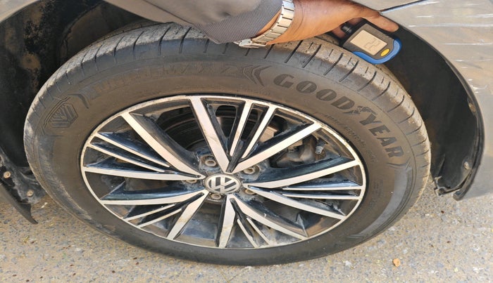 2017 Volkswagen Polo ALLSTAR 1.2, Petrol, Manual, 67,941 km, tyre