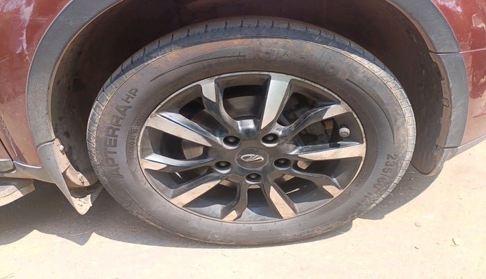 2019 Mahindra XUV500 W11, Diesel, Manual, 72,793 km, tyre