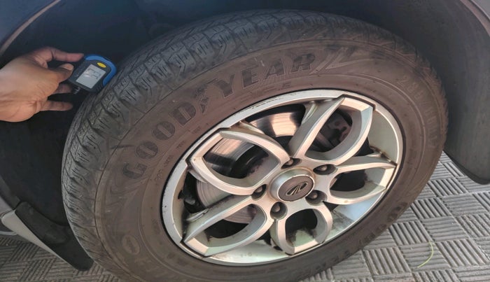 2016 Mahindra XUV500 W6, Diesel, Manual, 56,462 km, tyre