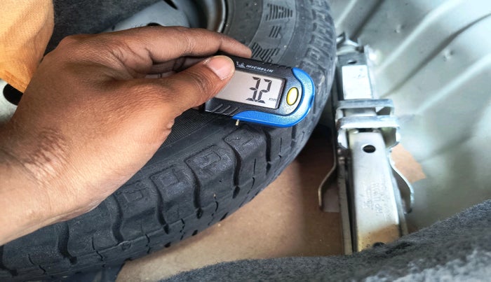 2011 Maruti Alto LXI, Petrol, Manual, 49,165 km, tyre