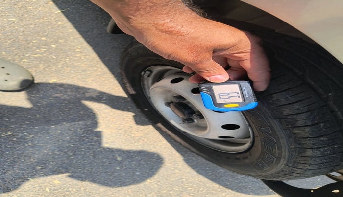 2011 Maruti Alto LXI, Petrol, Manual, 49,165 km, tyre