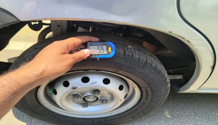 2011 Maruti Alto LXI, Petrol, Manual, 49,165 km, tyre