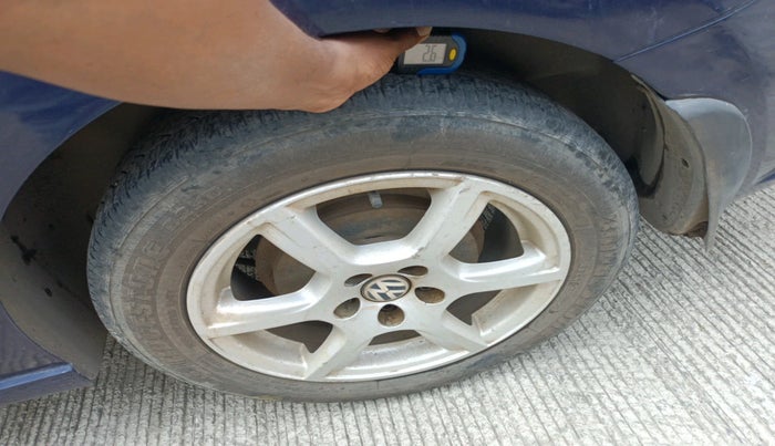 2013 Volkswagen Vento HIGHLINE 1.6 MPI, CNG, Manual, 78,266 km, tyre