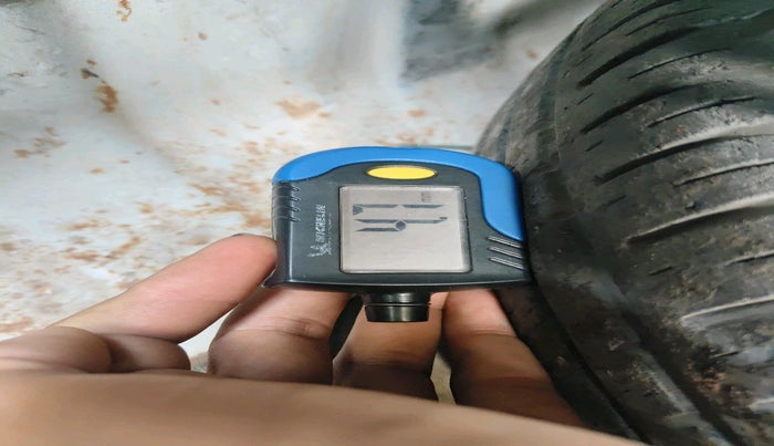 2016 Hyundai Xcent BASE 1.2, CNG, Manual, 1,97,461 km, tyre