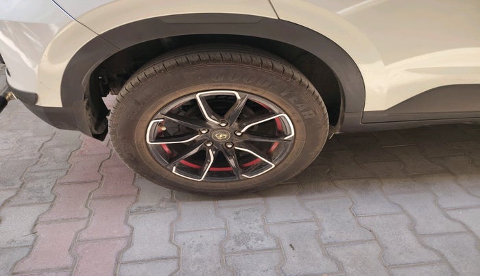 2022 Hyundai VENUE SX 1.2 PETROL, Petrol, Manual, 27,287 km, tyre