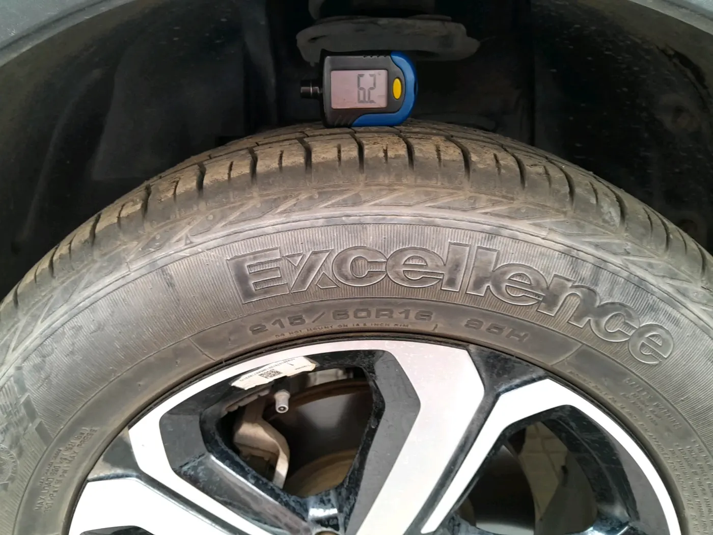 2022 Tata NEXON XZ PLUS PETROL, Petrol, Manual, 25,519 km, tyre