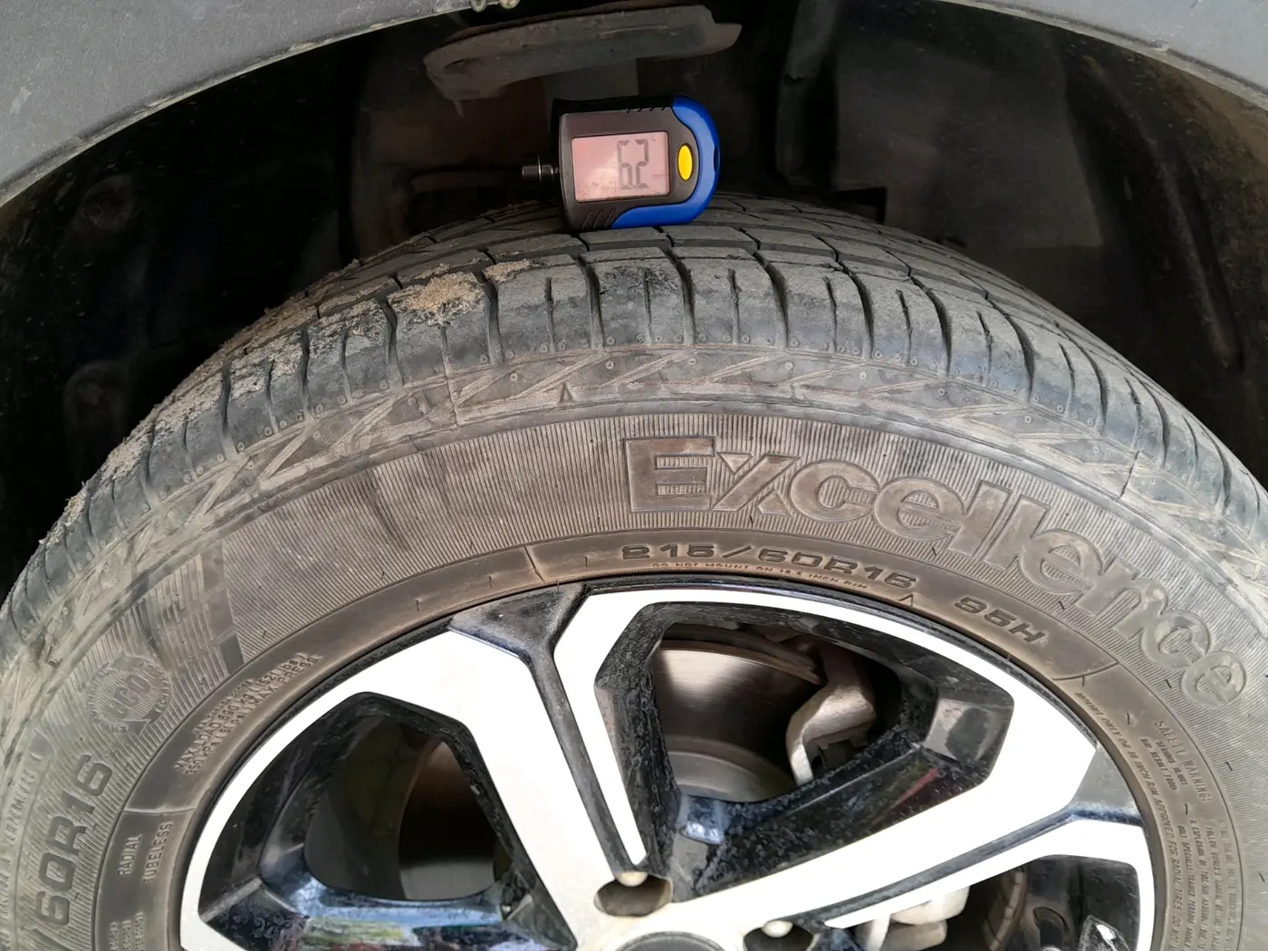 2022 Tata NEXON XZ PLUS PETROL, Petrol, Manual, 25,519 km, tyre