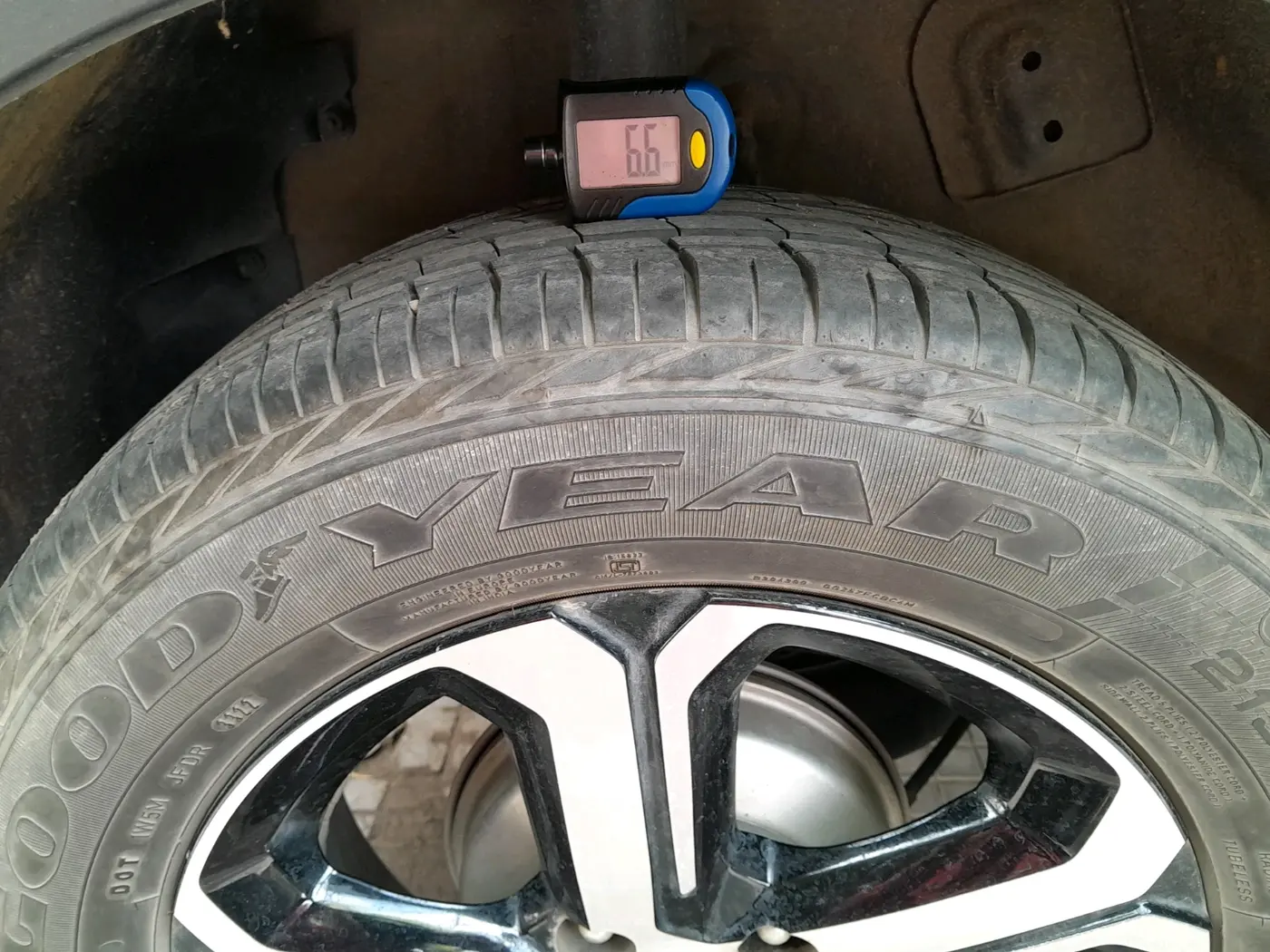 2022 Tata NEXON XZ PLUS PETROL, Petrol, Manual, 25,519 km, tyre
