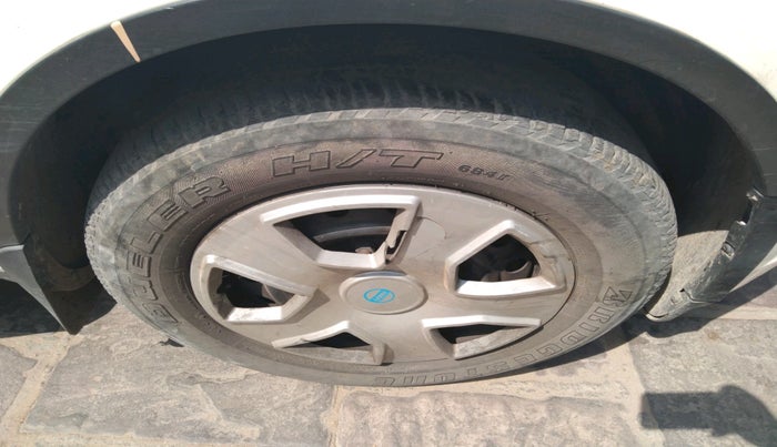 2018 Mahindra XUV500 W6, Diesel, Manual, 69,390 km, tyre