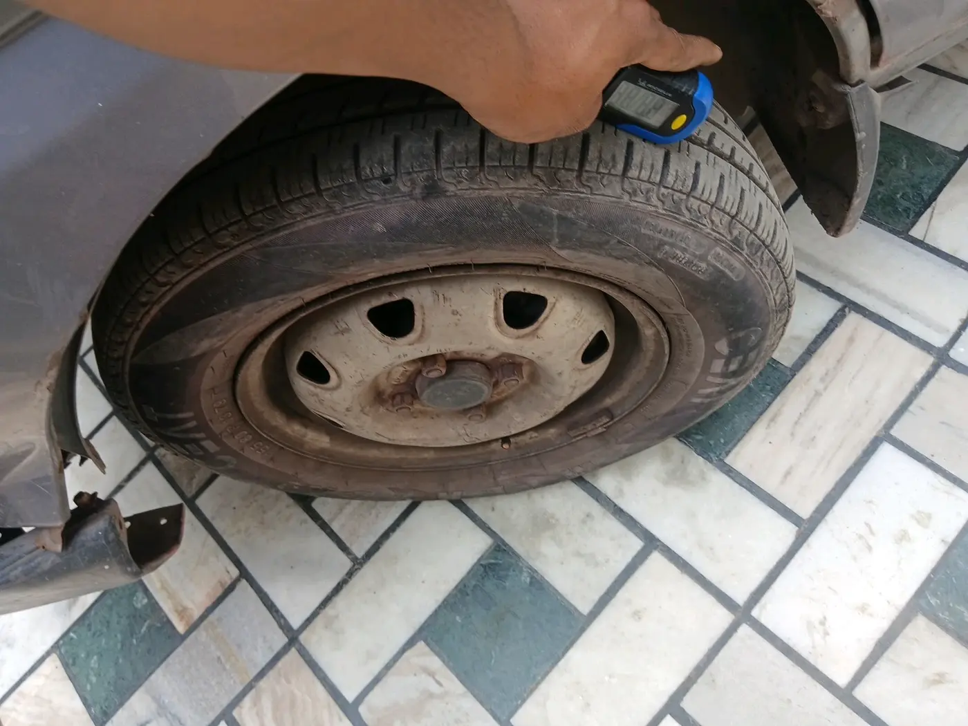 2012 Maruti Eeco 5 STR WITH A/C+HTR CNG, CNG, Manual, 1,49,515 km, tyre