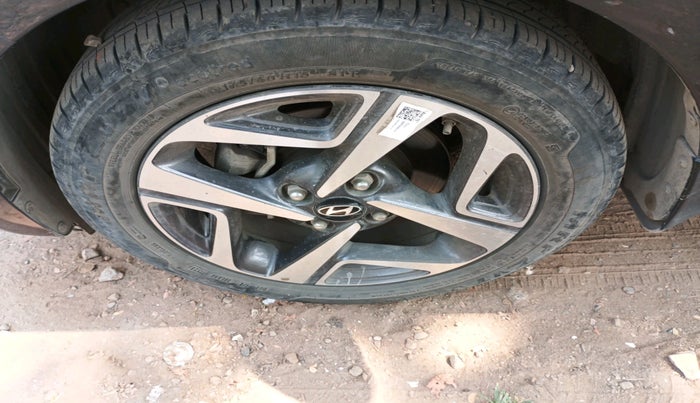 2023 Hyundai AURA SX 1.2 CNG, CNG, Manual, 22,264 km, tyre