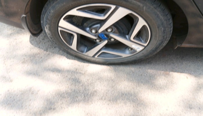 2023 Hyundai AURA SX 1.2 CNG, CNG, Manual, 22,264 km, tyre