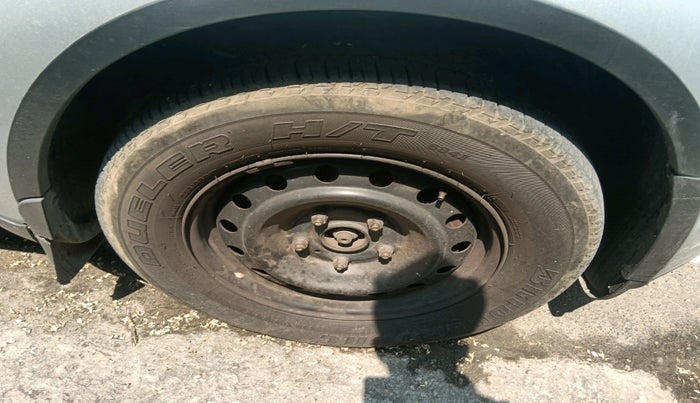 2016 Mahindra XUV500 W6, Diesel, Manual, 1,80,166 km, tyre