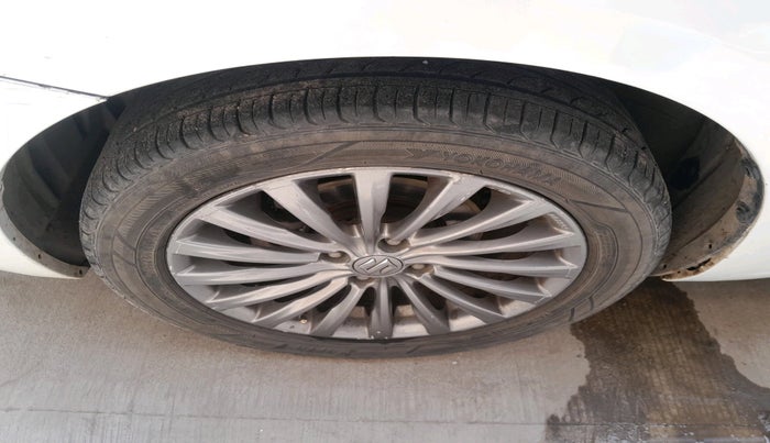 2016 Maruti Ciaz ZDI+ SHVS, Diesel, Manual, 1,04,579 km, tyre