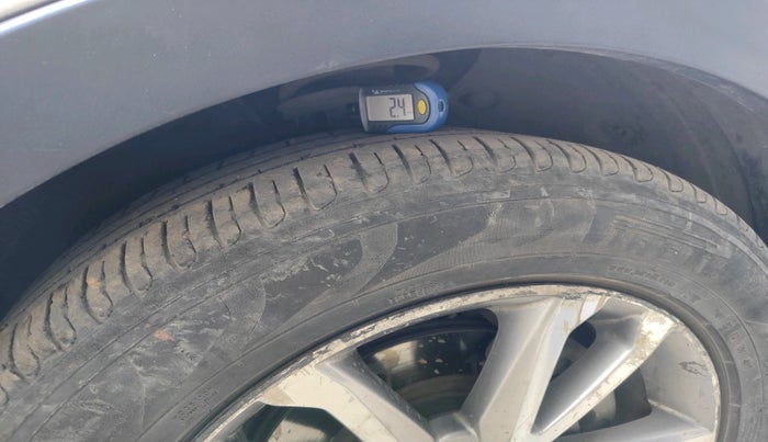 2014 Hyundai Santa Fe 2 WD, Diesel, Manual, 88,695 km, tyre