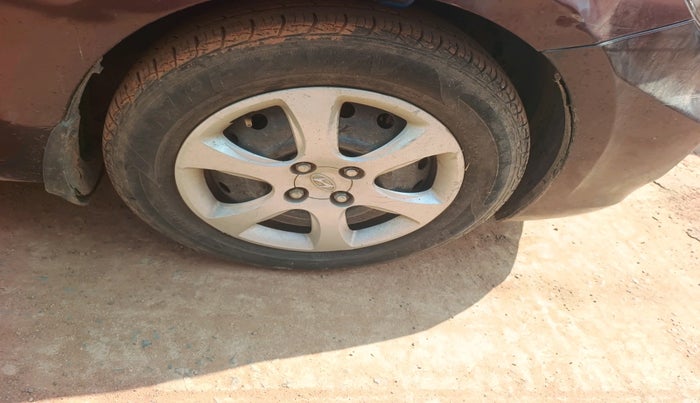 2011 Hyundai Verna FLUIDIC 1.6 VTVT EX, Petrol, Manual, 91,895 km, tyre