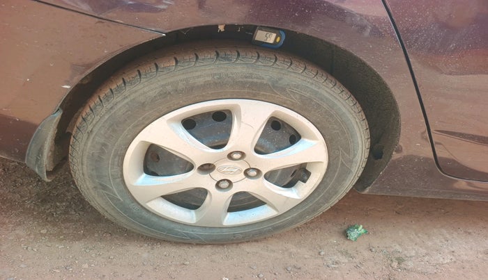 2011 Hyundai Verna FLUIDIC 1.6 VTVT EX, Petrol, Manual, 91,895 km, tyre