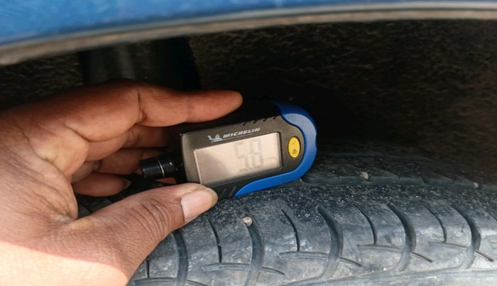 2017 Maruti Baleno DELTA PETROL 1.2, CNG, Manual, 75,724 km, tyre