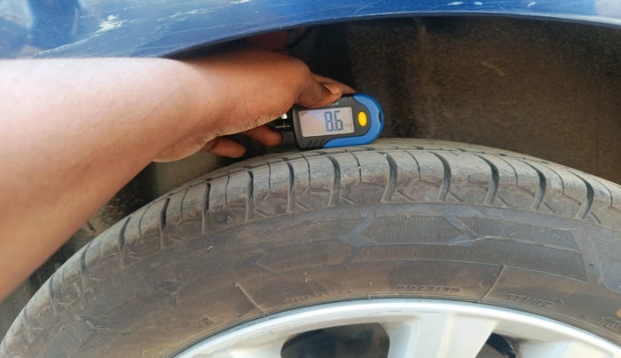 2014 Volkswagen Polo HIGHLINE DIESEL, Diesel, Manual, 1,21,198 km, tyre