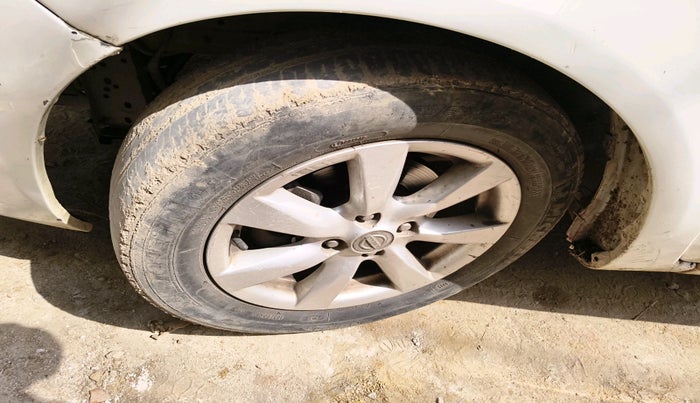 2012 Nissan Sunny XV PETROL, CNG, Manual, 46,935 km, tyre