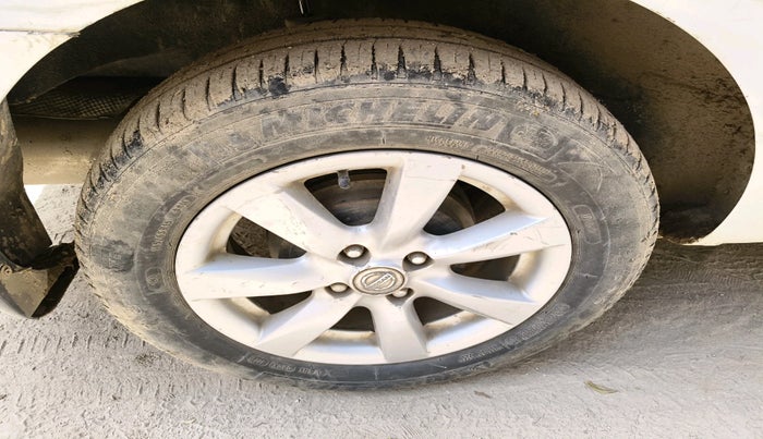 2012 Nissan Sunny XV PETROL, CNG, Manual, 46,935 km, tyre