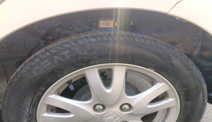 2013 Honda Brio VX MT, Petrol, Manual, 54,347 km, tyre