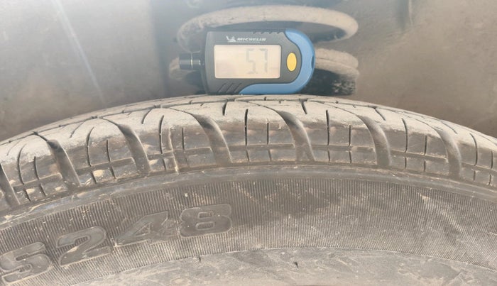 2015 Maruti Swift Dzire LDI, Diesel, Manual, 1,08,902 km, tyre